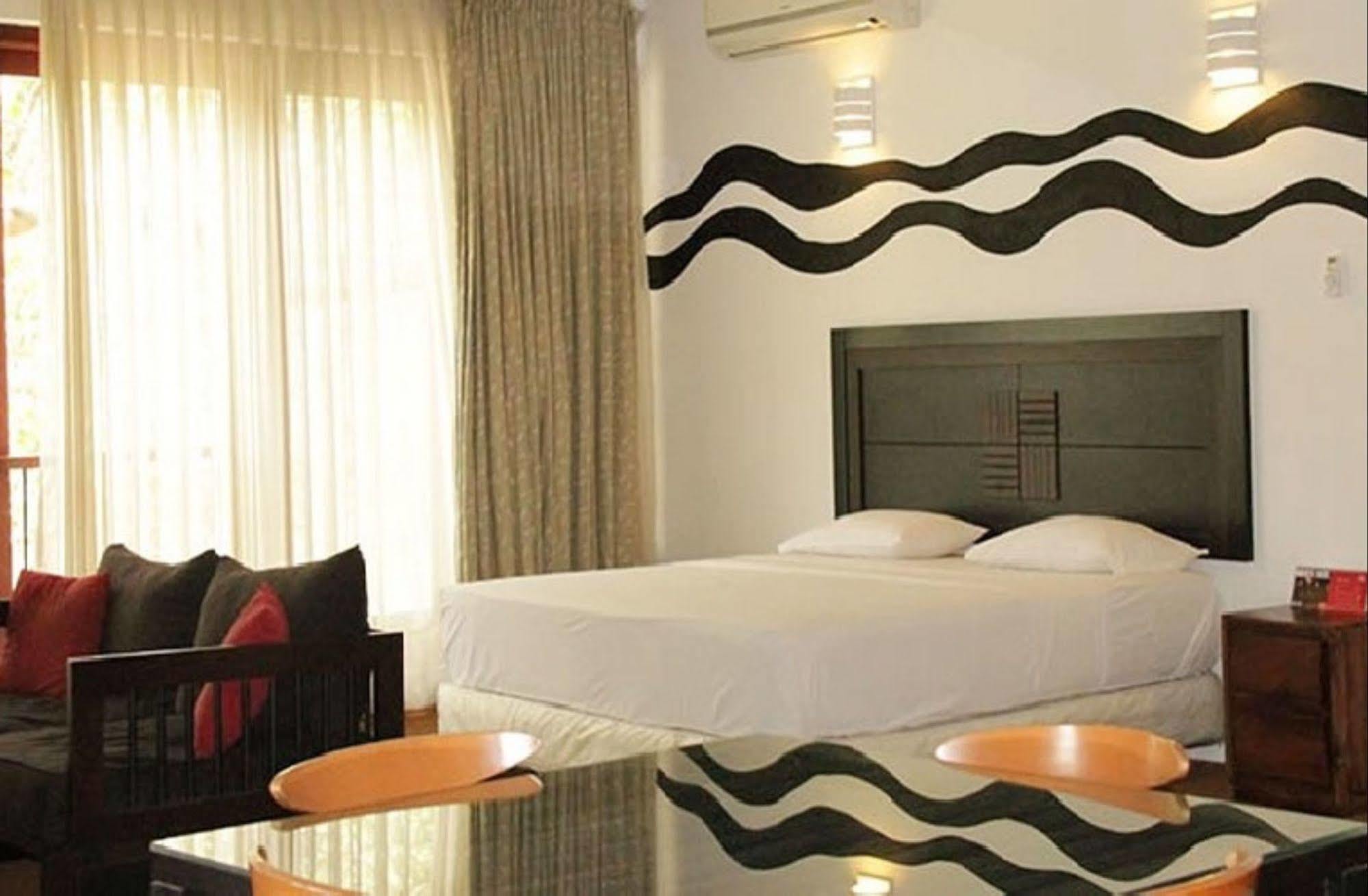 Hotel Birds Park Polgahawela Wadakada Zewnętrze zdjęcie